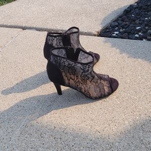 LACE torrid booties! Hot ! Size 9 wide